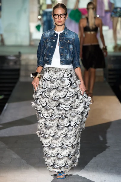 Look 30
